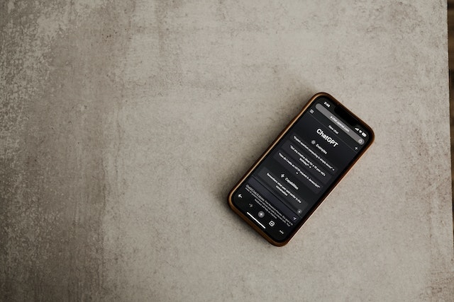 4 elementos infaltables para tus prompts de Chat GPT. Vibra Creativa by Cely Cruz.