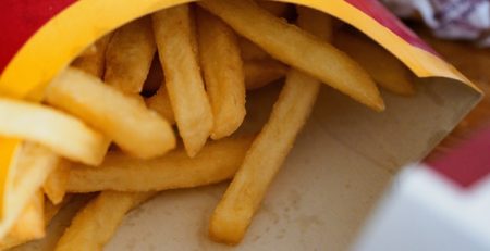 La revolución sensorial en el Marketing para Restaurantes: Lecciones de McDonald's. Blog acerca del marketing olfativo implementado por Macdonald en su reciente campaña.